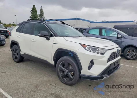2020 Toyota Rav4 Xse z USA, uszkodzony, nr VIN 4T3EWRFVXLU007792